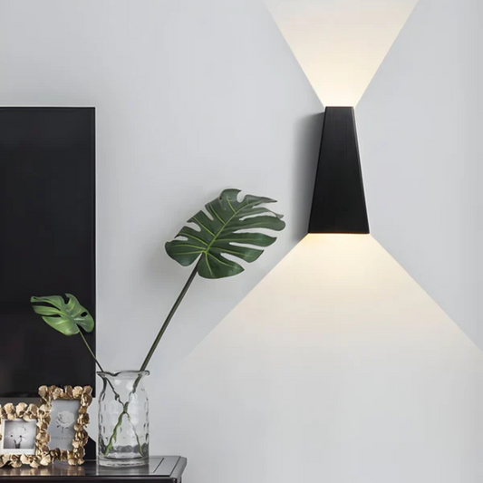Erynd — Modern Wall Lamp
